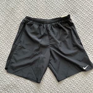 Men’s Nike Running Shorts size L NWT
